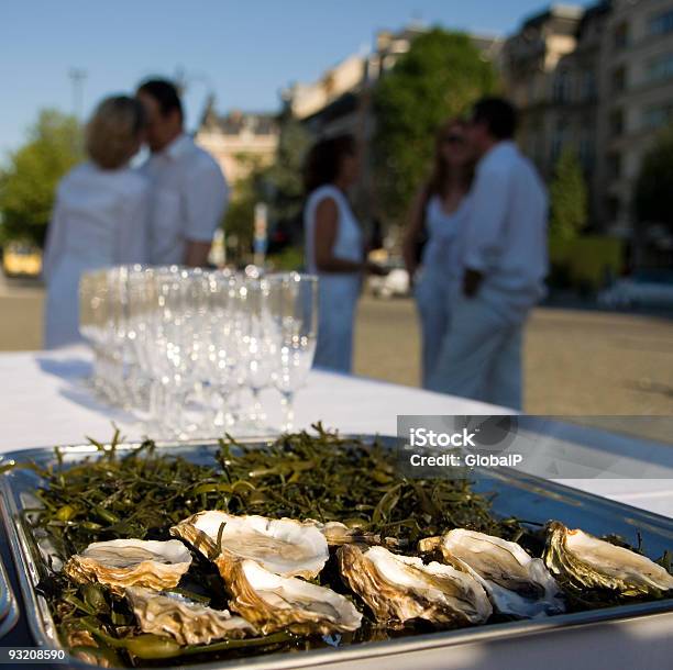 ディナーパーティ - 牡蠣のストックフォトや画像を多数ご用意 - 牡蠣, 食前酒, カラー画像