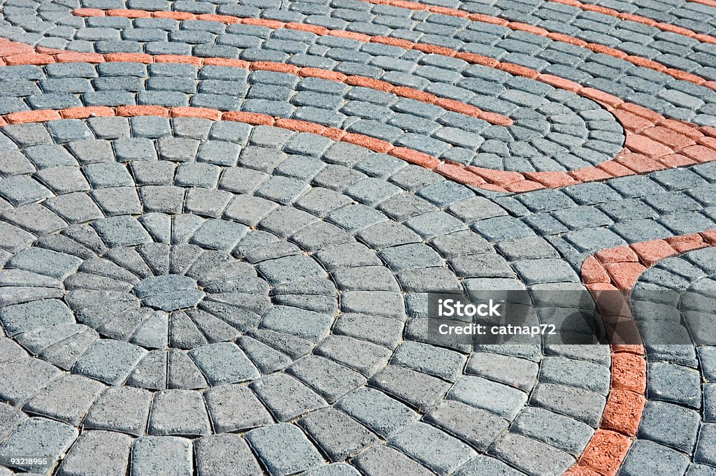 Redondo ladrillo Circle patrón como elemento de diseño de laberinto de un pasaje peatonal. - Foto de stock de Abstracto libre de derechos