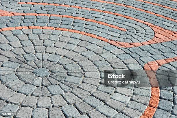 Círculo De Tijolo Padrão Como Elemento De Desenho E Do Labirinto Passeio - Fotografias de stock e mais imagens de Abstrato