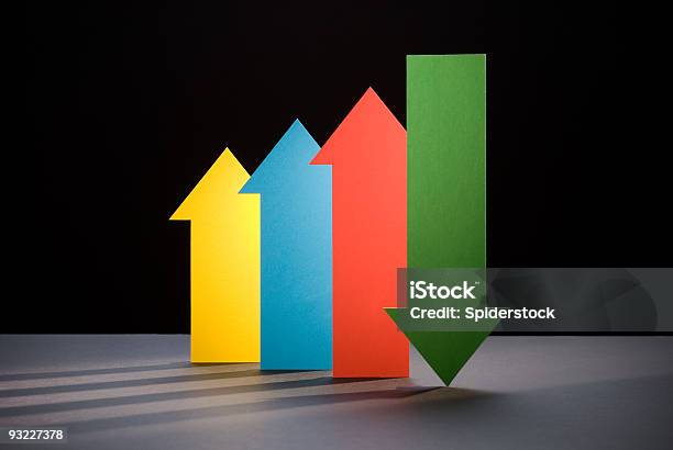 Foto de Para Cima E Para Baixo Tendências e mais fotos de stock de Sinal de Seta - Sinal de Seta, Mover para baixo, Ação da Bolsa de Valores