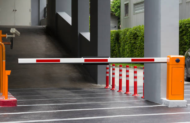 car park barrier, automatic entry system car park barrier, automatic entry system city street street man made structure place of work stock pictures, royalty-free photos & images