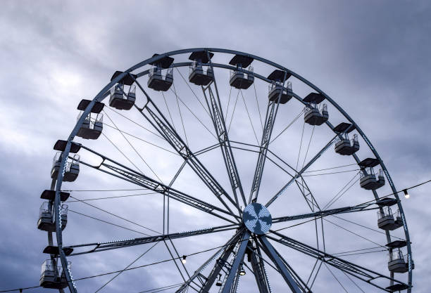 parco divertimenti e mercato di winterville - ferris wheel wheel oktoberfest carnival foto e immagini stock