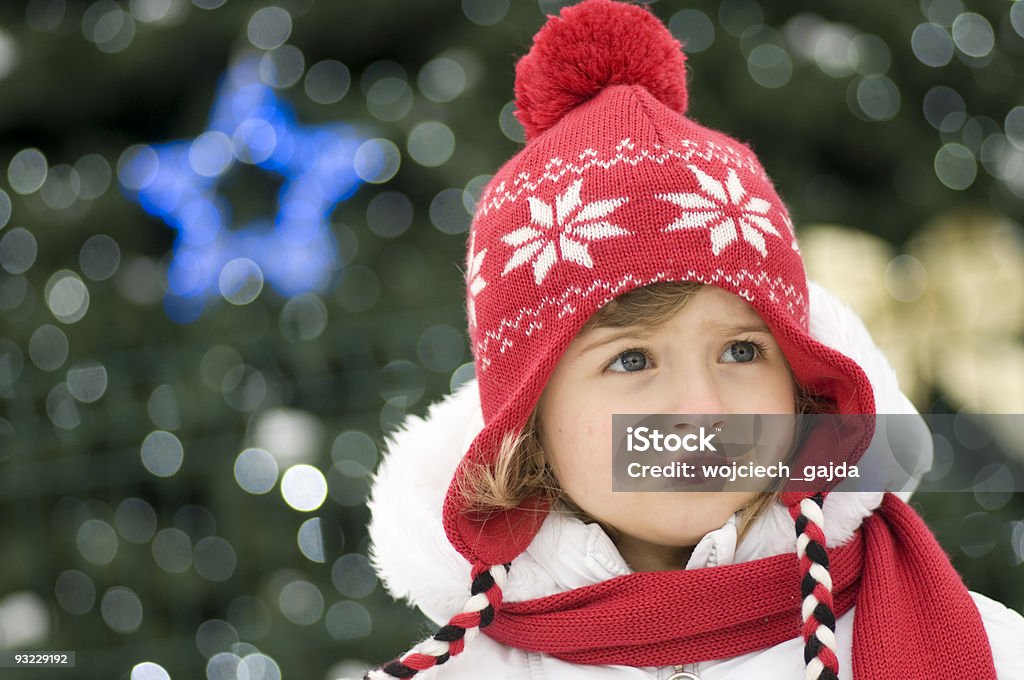 Petite fille à la période de Noël - Photo de Blanc libre de droits