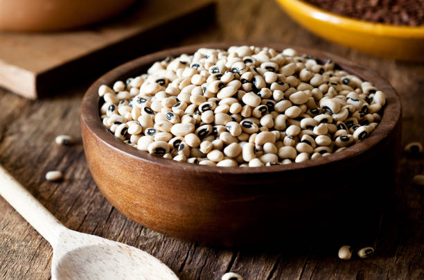 istock Organic Black-eyed Peas 932321824