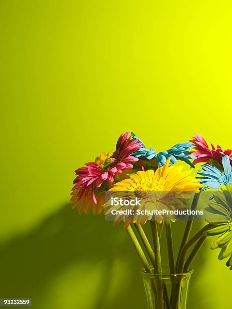 Photo libre de droit de Des Fleurs Chatoyantes banque d'images et plus d'images libres de droit de Bleu - Bleu, Bouquet de fleurs, Bouquet formel