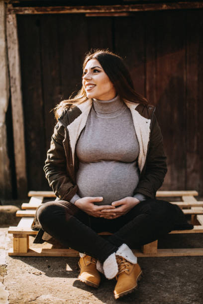 istock Beautiful pregnant woman 932333936