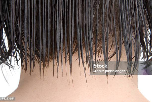 Photo libre de droit de Femme Cheveux Peigné banque d'images et plus d'images libres de droit de Cheveux mouillés - Cheveux mouillés, Plan rapproché, Cheveux raides