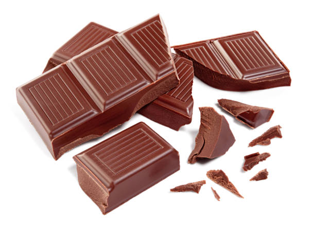 istock Chocolate bar isolated. Broken chocolate bar. Chocolate pieces on white background. With clipping path. 932358438