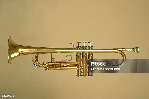 Trumpet Profil 2 - zdjęcia stockowe i więcej obrazów Instrument muzyczny - Instrument muzyczny, Część, Dmuchać