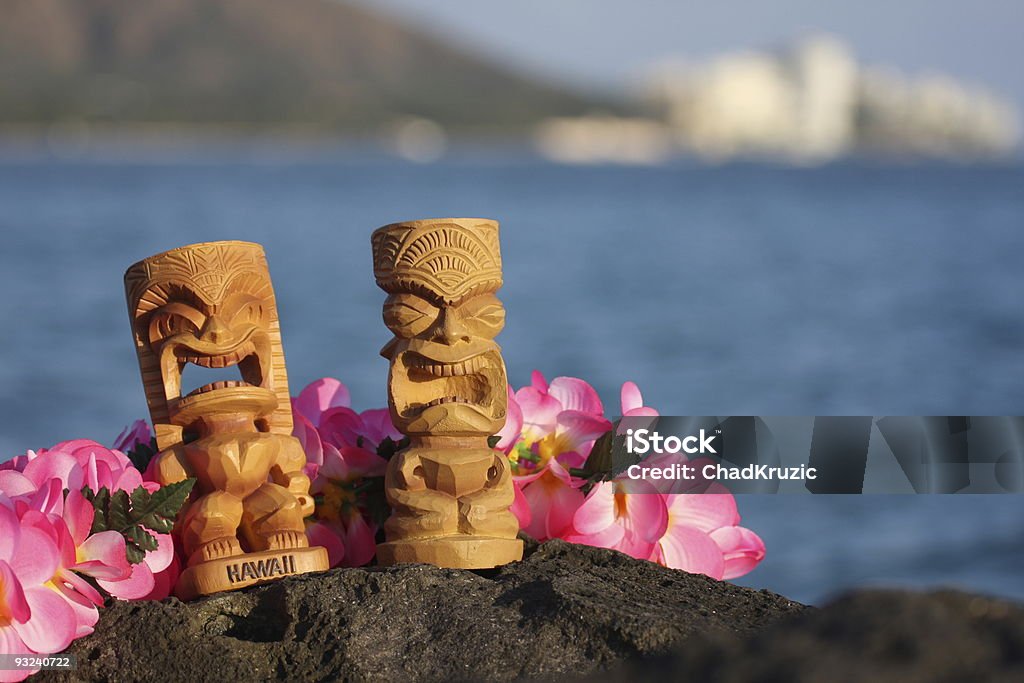 Tiki diamond head hawai oahu waikiki honolulu: aloha lei estatua - Foto de stock de Comunidad libre de derechos