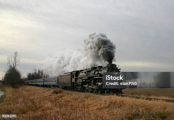 Foto de Velho Trem e mais fotos de stock de Cor Preta - Cor Preta, Estrada de ferro, Fotografia - Imagem