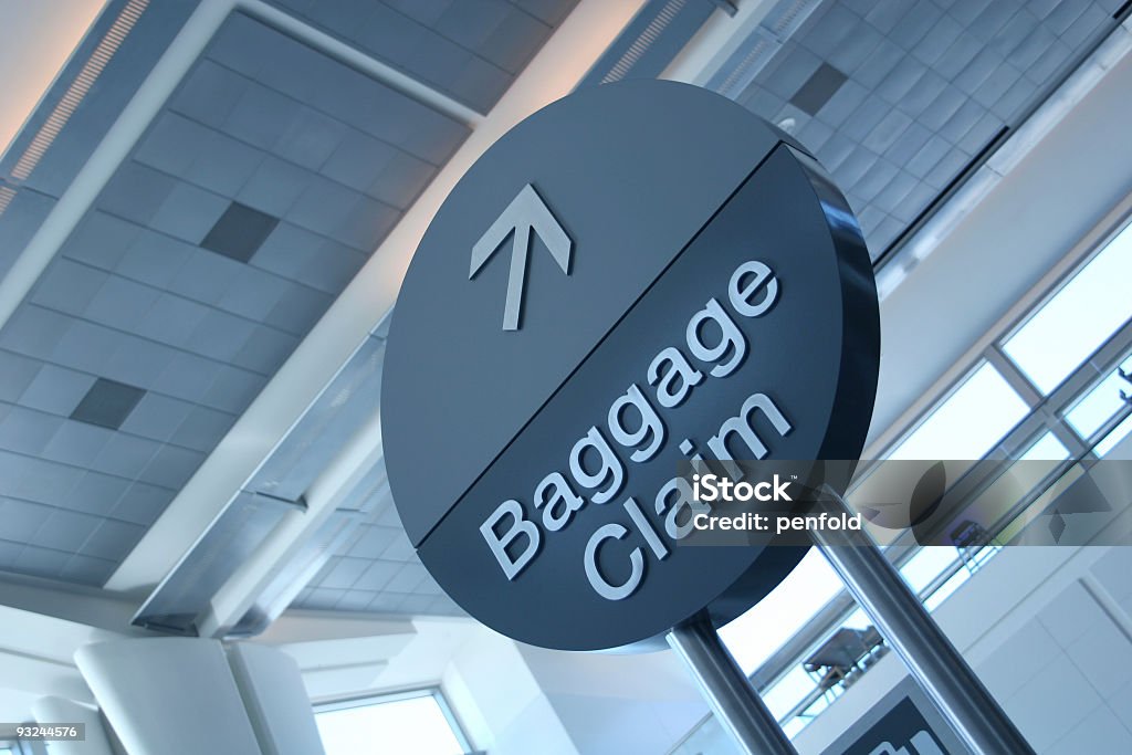 Placa de bagagem do aeroporto. - Foto de stock de Bagagem royalty-free