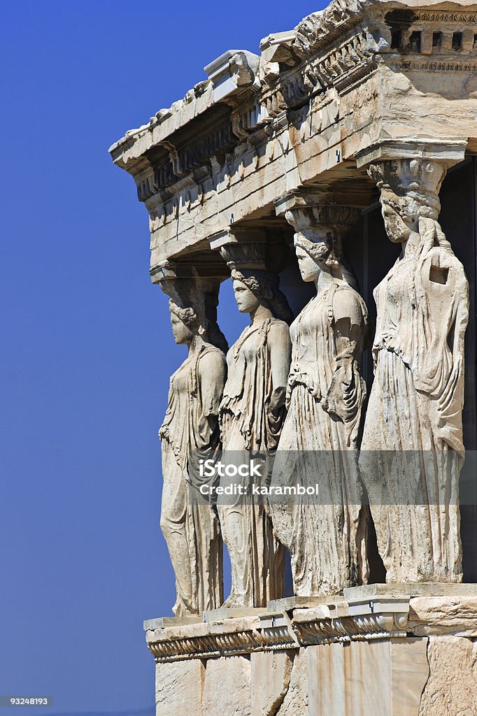 Erechtheum Caryatids no santuário - Foto de stock de Acrópole - Atenas royalty-free