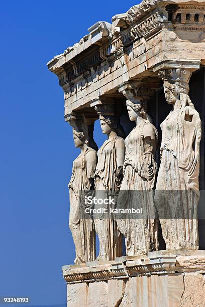 Foto de Erechtheum Caryatids No Santuário e mais fotos de stock de Acrópole - Atenas - Acrópole - Atenas, Arcaico, Arquitetura