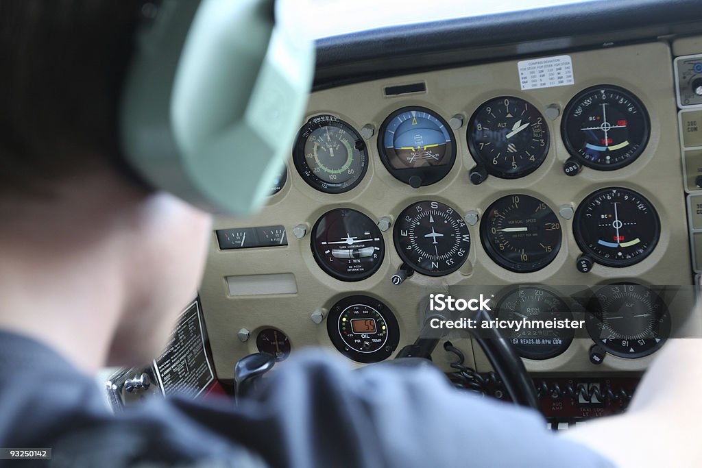 Piloto na Cabine de Piloto de Avião - Royalty-free Atividade Recreativa Foto de stock