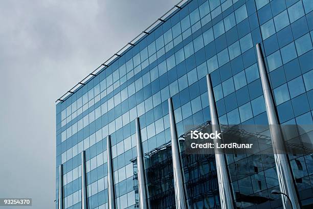 Edifício Moderno - Fotografias de stock e mais imagens de Ao Ar Livre - Ao Ar Livre, Azul, Aço