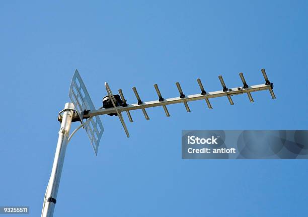 Antena - Fotografias de stock e mais imagens de Analógico - Analógico, Antena - Equipamento de Telecomunicações, Antena de Televisão