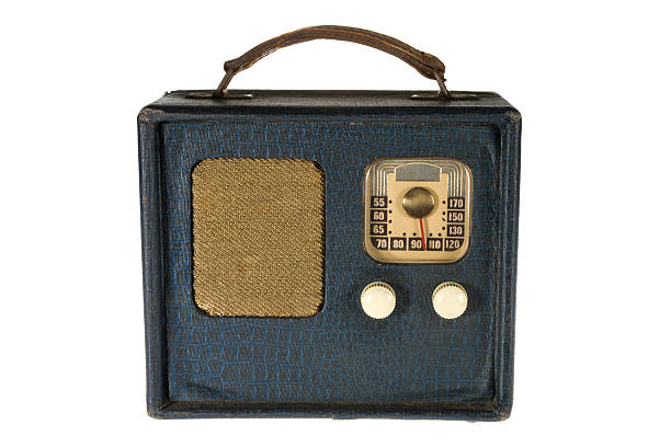 rétro vintage radio portable - radio show industry old old fashioned photos et images de collection