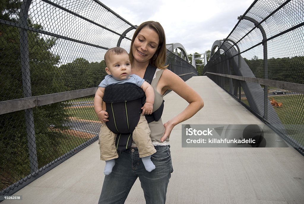 Active madre e bambino vettore - Foto stock royalty-free di 0-11 Mesi