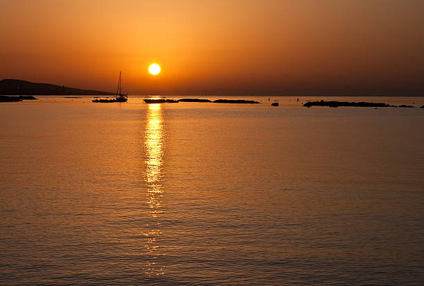 istock sunrise on the sea 93262887