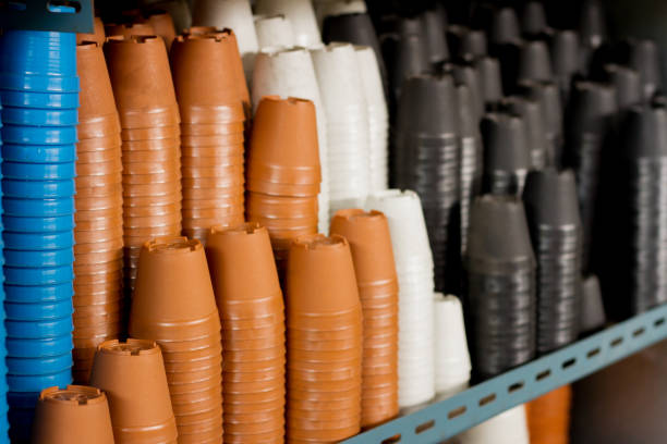 Plastic pots many colors in the tree shop.