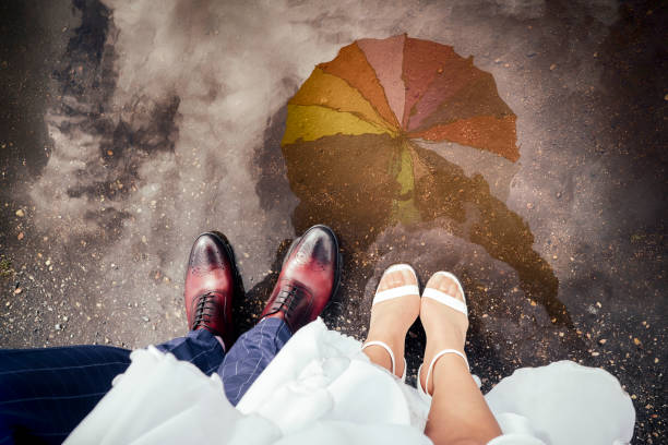 rainy wedding day - rainbow umbrella descriptive color multi colored imagens e fotografias de stock