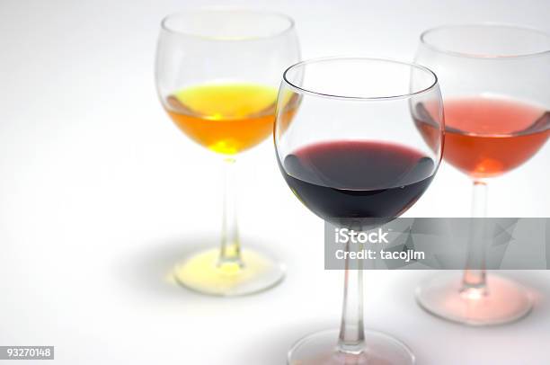 Szklanki Wina - zdjęcia stockowe i więcej obrazów Alkohol - napój - Alkohol - napój, Alkohol wysokoprocentowy, Aranżacja