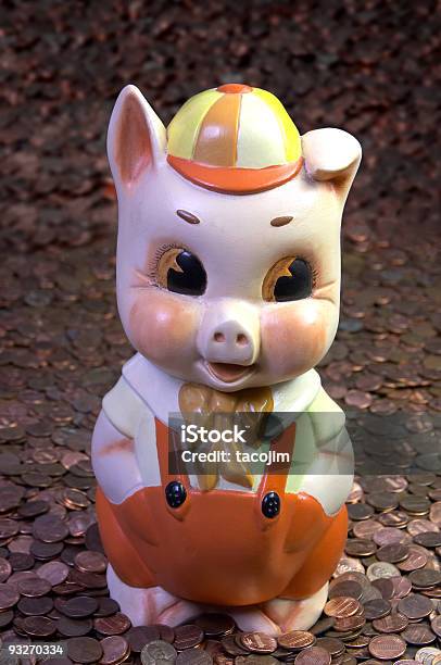 Gierig Little Piggie2 Stockfoto und mehr Bilder von 1-Cent-Stück - 1-Cent-Stück, Bankgeschäft, Ersparnisse