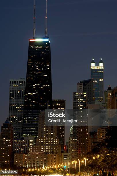 Chicago Bei Nacht Stockfoto und mehr Bilder von Architektur - Architektur, Außenaufnahme von Gebäuden, Bauwerk