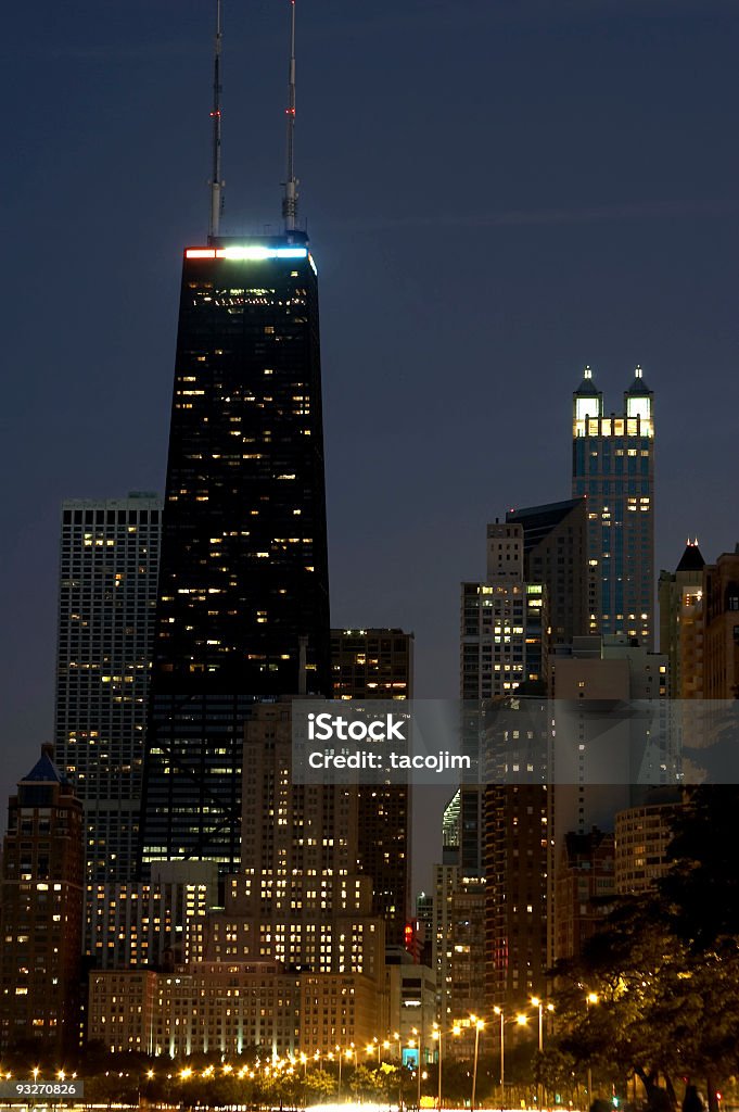Chicago à noite - Foto de stock de Alto - Descrição Geral royalty-free