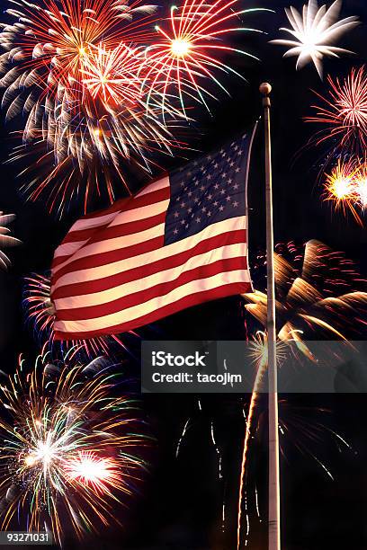 Feriado Americano - Fotografias de stock e mais imagens de 4 de Julho - 4 de Julho, Espetáculo de Fogo de Artifício, Julho