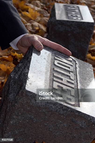 Foto de Escuro2 Dias e mais fotos de stock de Adulto - Adulto, Alcançar, Atormentado