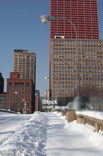 Città In Inverno - Fotografie stock e altre immagini di Affari - Affari, Ambientazione esterna, Architettura