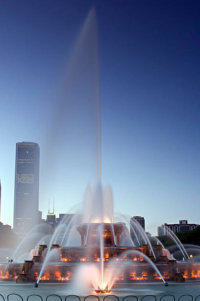 istock Buckingham Fountain At Night 93271773
