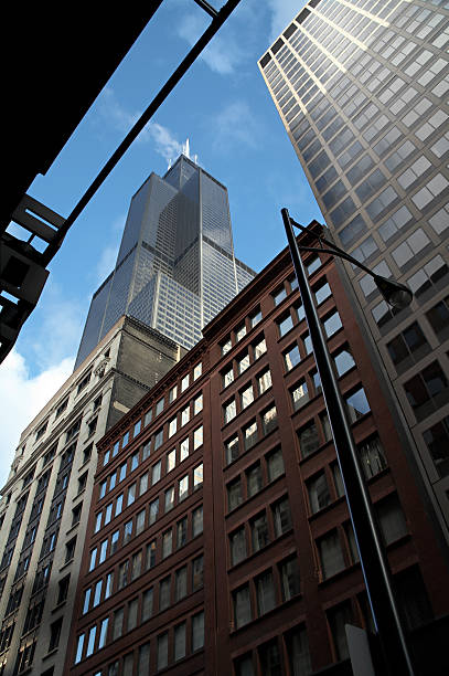 grande cidade - clear sky contrasts cloud high contrast imagens e fotografias de stock