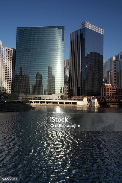 Chicago 333 Calle Wacker Foto de stock y más banco de imágenes de 333 West Wacker Drive - 333 West Wacker Drive, Agua, Arquitectura