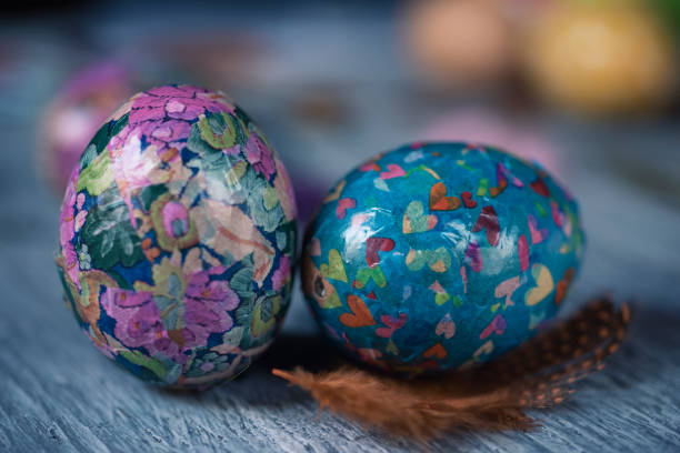 homemade decorated easter eggs - 7678 imagens e fotografias de stock