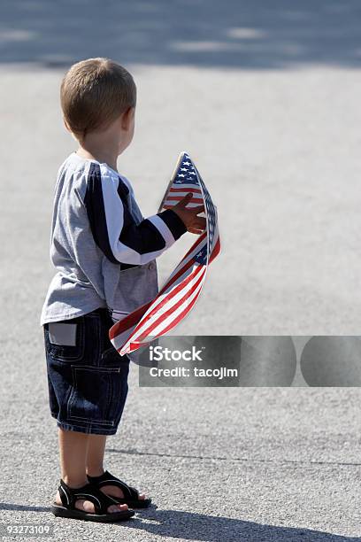 Amerikanische Junge Stockfoto und mehr Bilder von Paraden - Paraden, Amerikanische Flagge, Halten