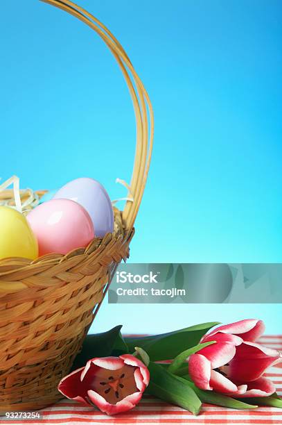 Osterkorb Tulpen Stockfoto und mehr Bilder von Blume - Blume, Bunt - Farbton, Ei