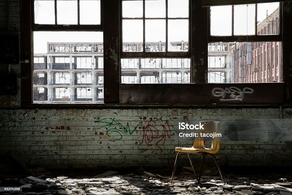 Abandonné l'école - Photo de Délabré libre de droits