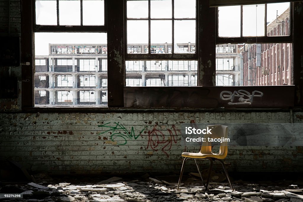 Abandonado escola - Foto de stock de Acabado royalty-free