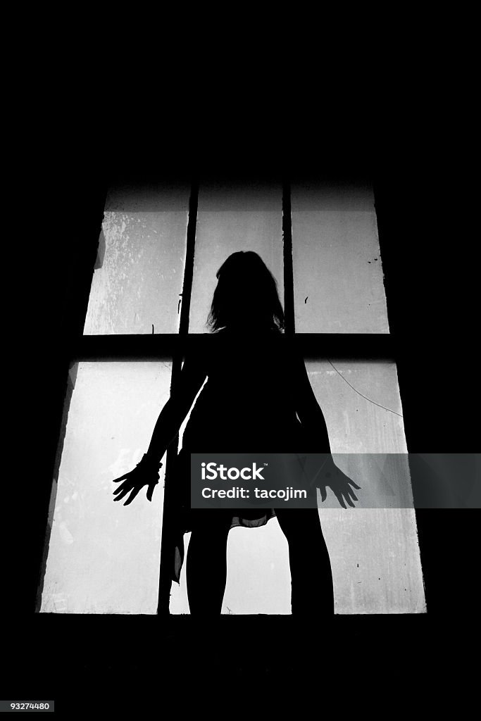 Lugar oscuro - Foto de stock de Mujeres libre de derechos