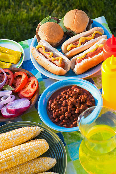 istock Summer Picnic Foods 93275499