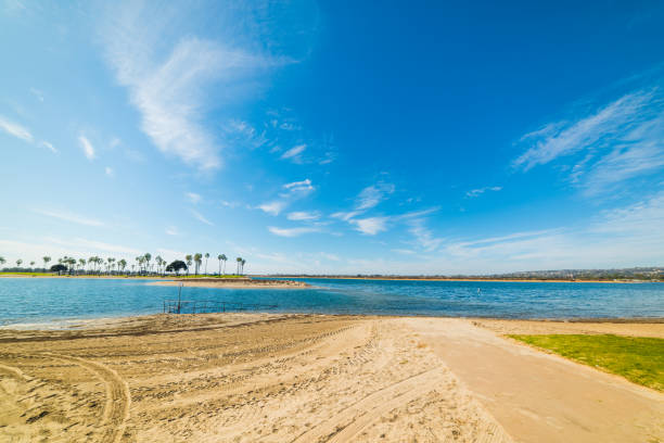 istock Blue sea in Mission Bay 932759926