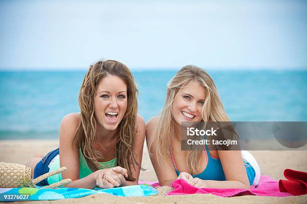 Chicago Meninas Na Praia - Fotografias de stock e mais imagens de 20-24 Anos - 20-24 Anos, Adulto, Amizade