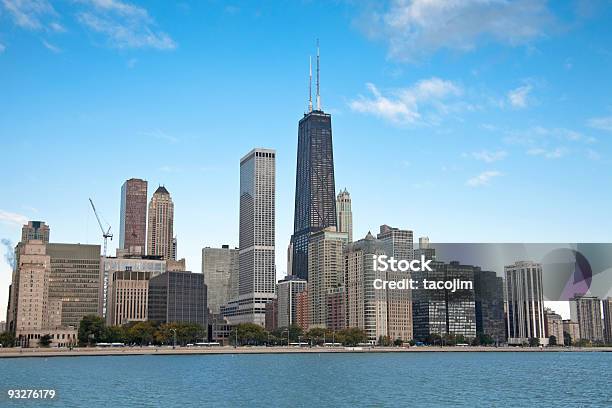 Chicago Skyline - Fotografias de stock e mais imagens de Chicago - Illinois - Chicago - Illinois, Horizonte Urbano, Dia