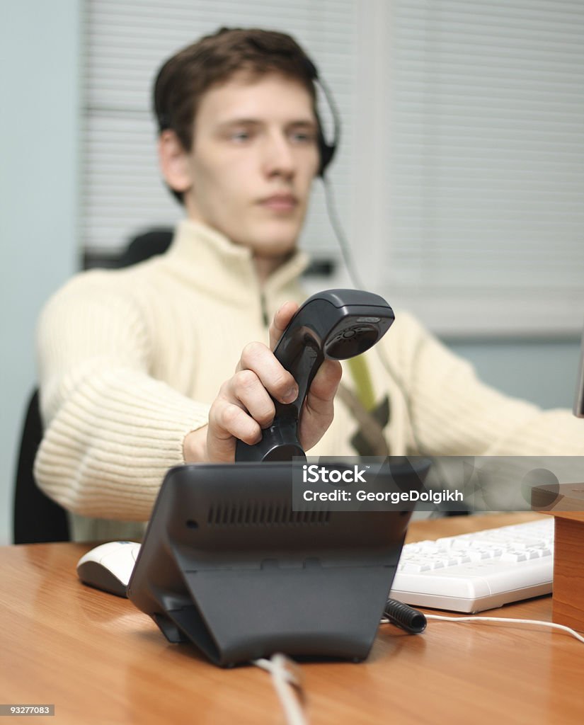 Operatore di Call center al telefono - Foto stock royalty-free di Adulto