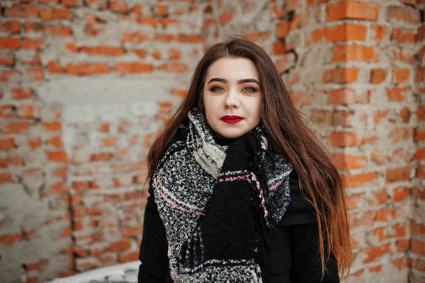 istock Brunette casual girl 932782540