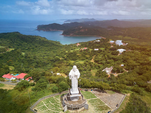 istock Statue of jesus christ 932785670