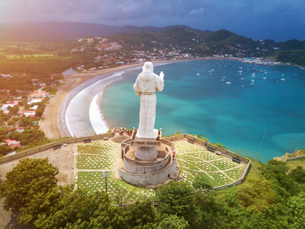 istock Back view of jesus christ statue 932785752